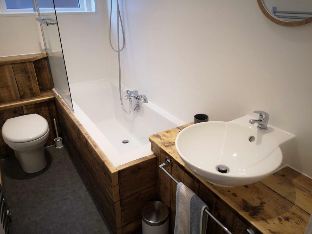 2 Bedroom Apartment At Kent Escapes Short Lets & Serviced Accommodation Kent, Bouverie Escape Folkestone With Wifi Экстерьер фото